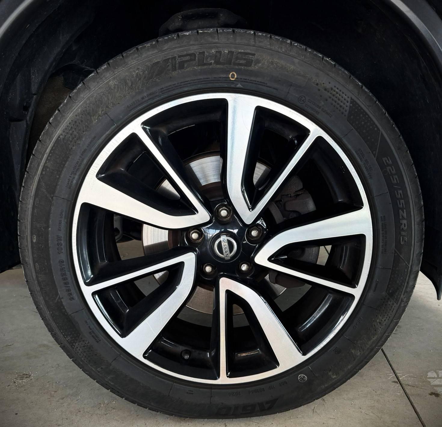 NISSAN X-TRAIL