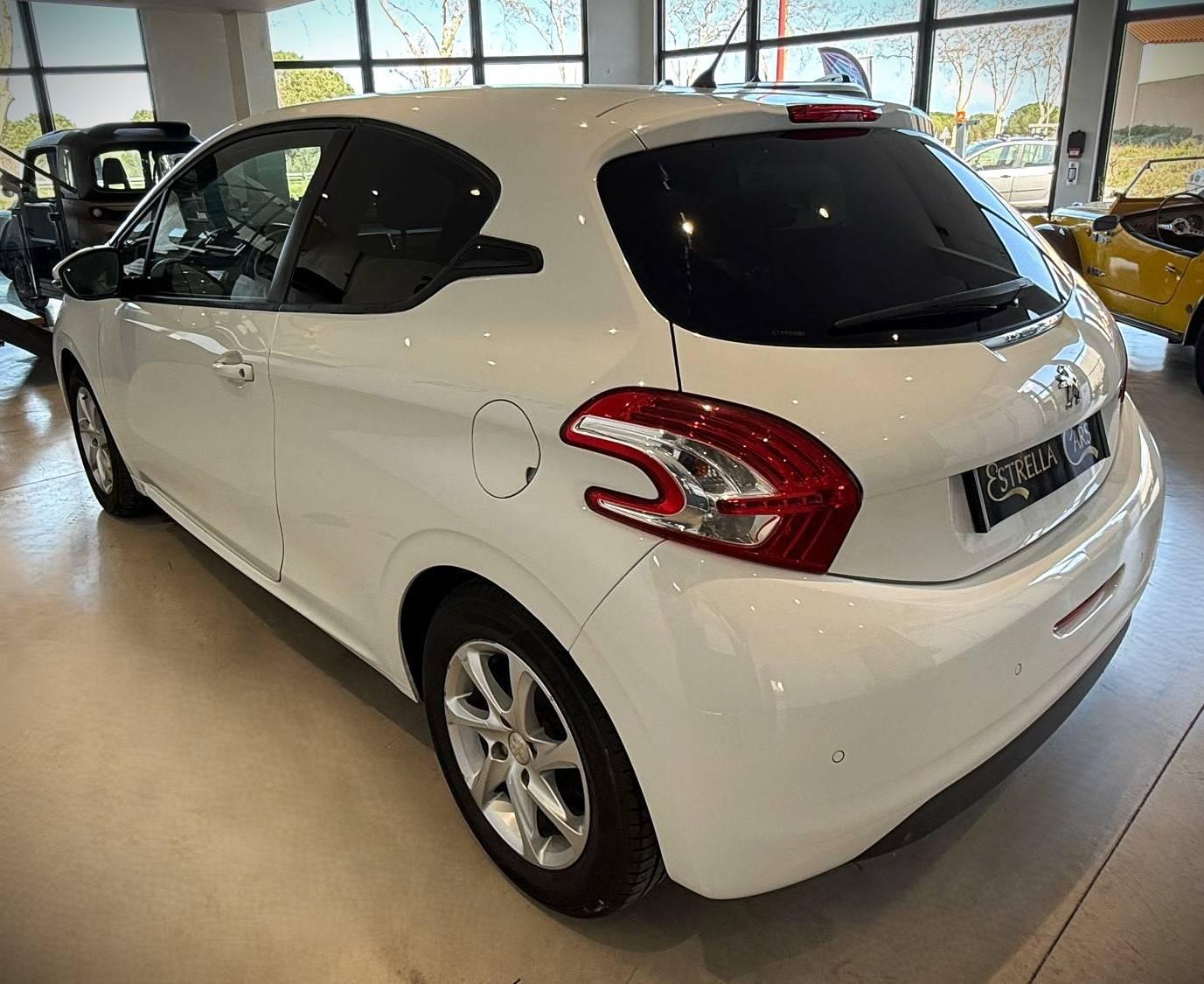 PEUGEOT PEUGEOT 208