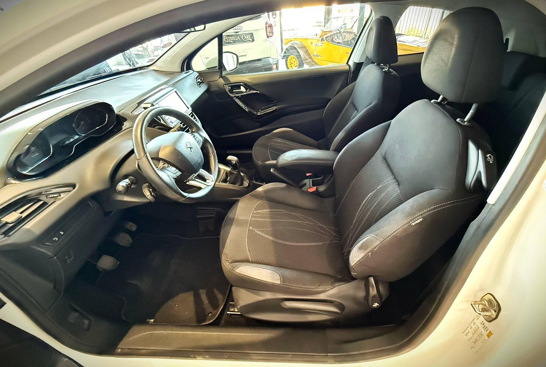 PEUGEOT PEUGEOT 208