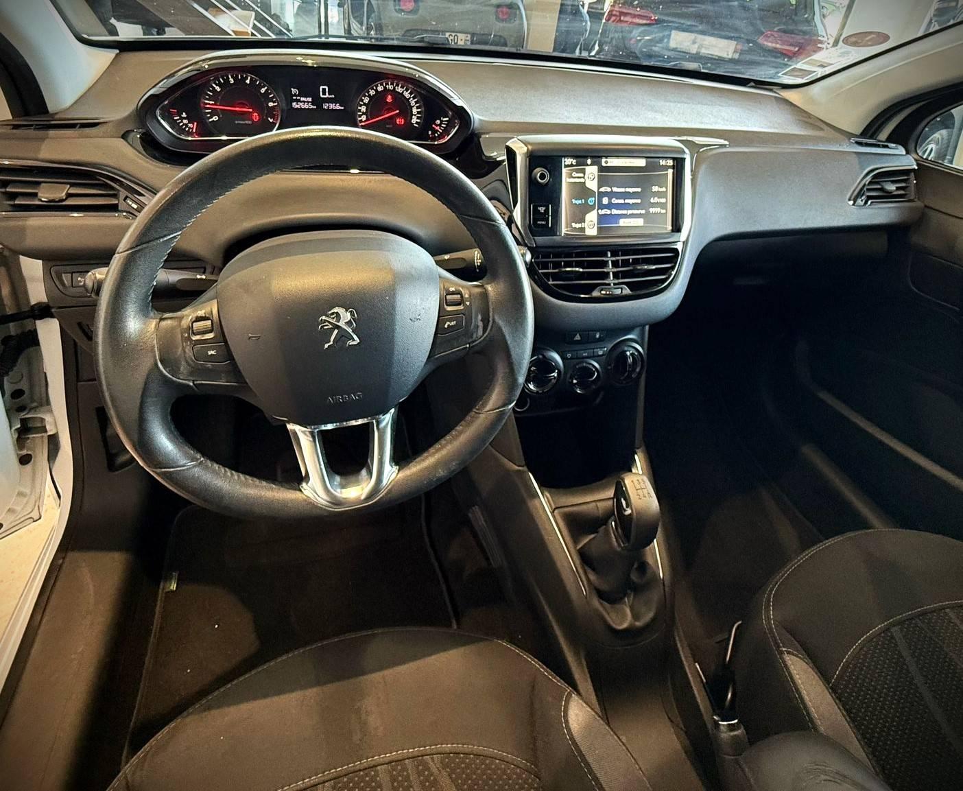 PEUGEOT PEUGEOT 208