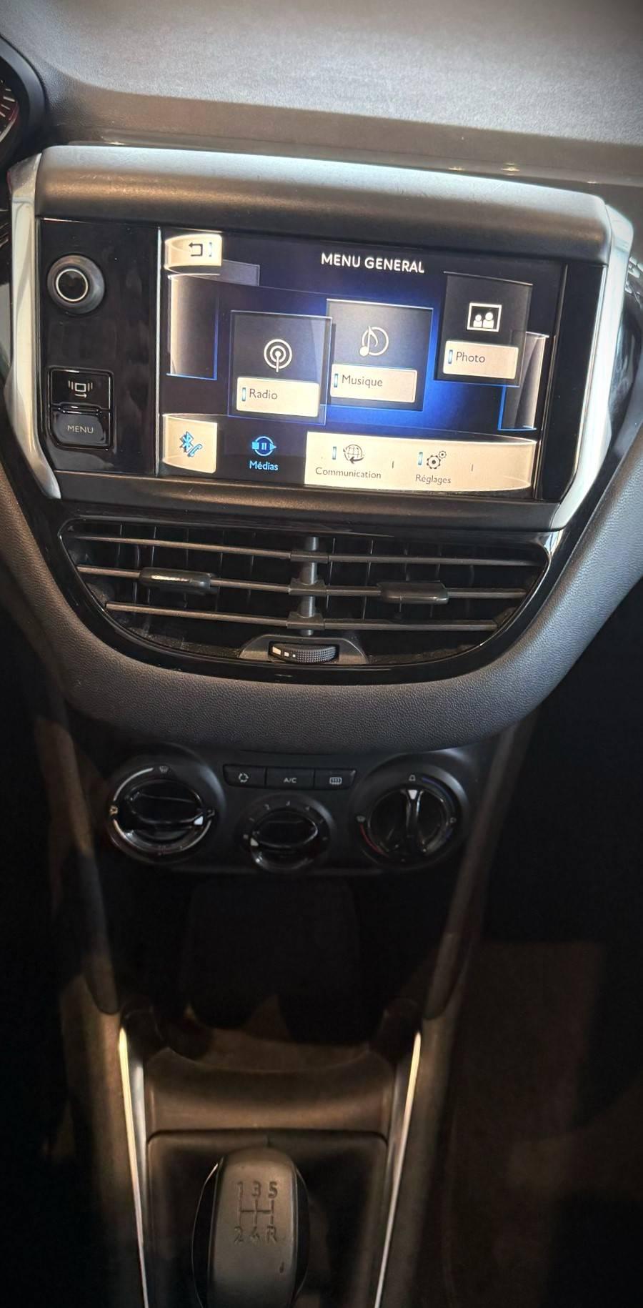 PEUGEOT PEUGEOT 208