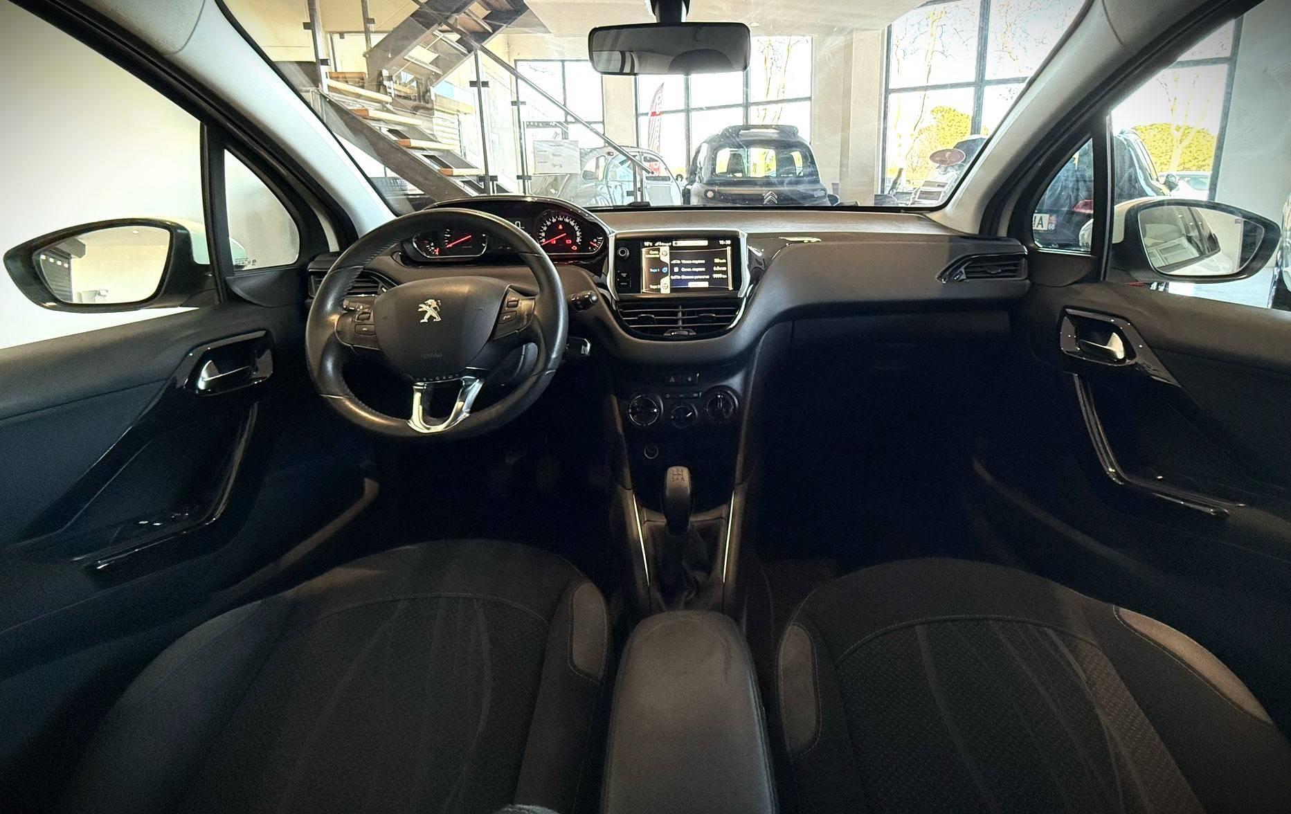 PEUGEOT PEUGEOT 208
