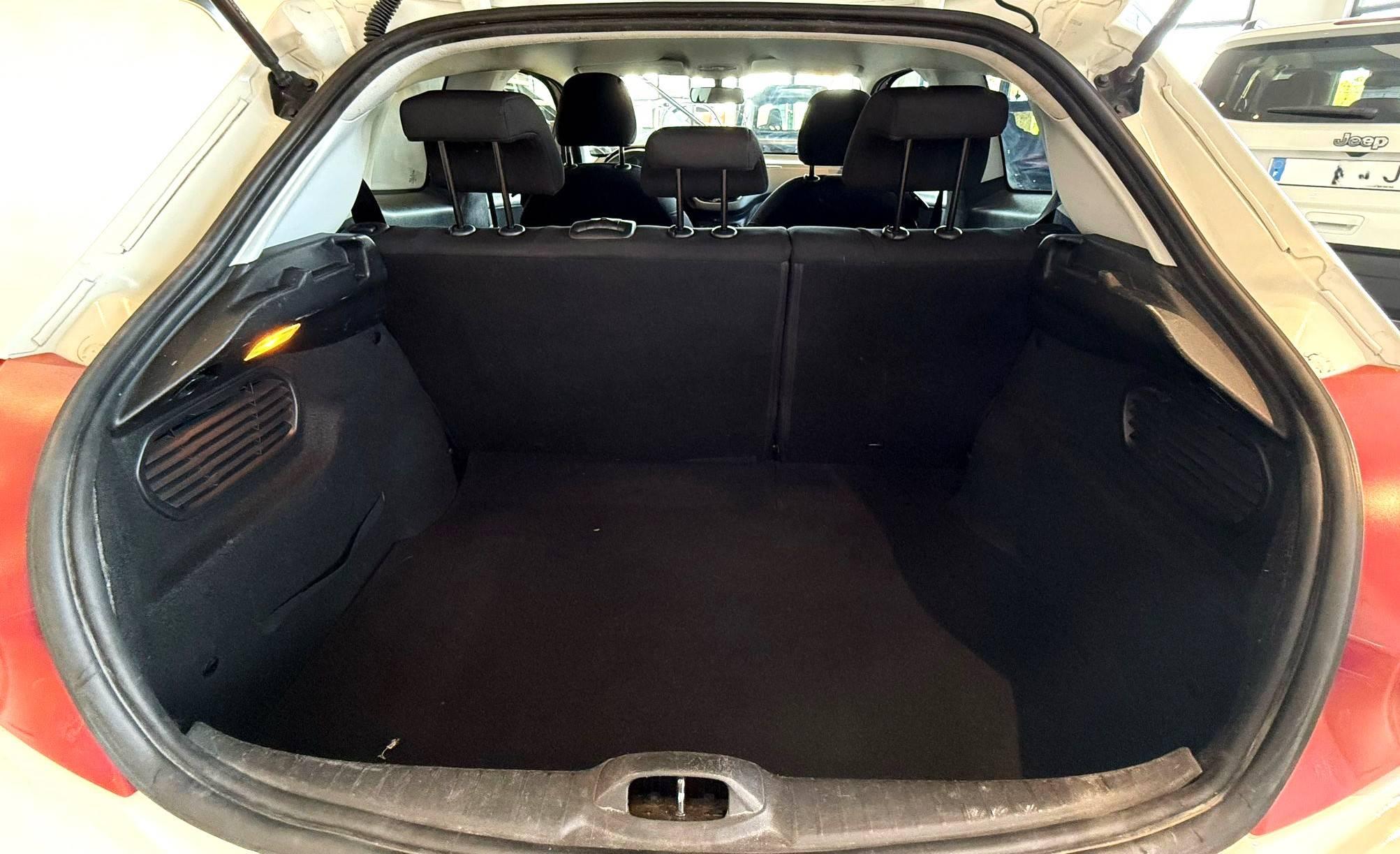 PEUGEOT PEUGEOT 208