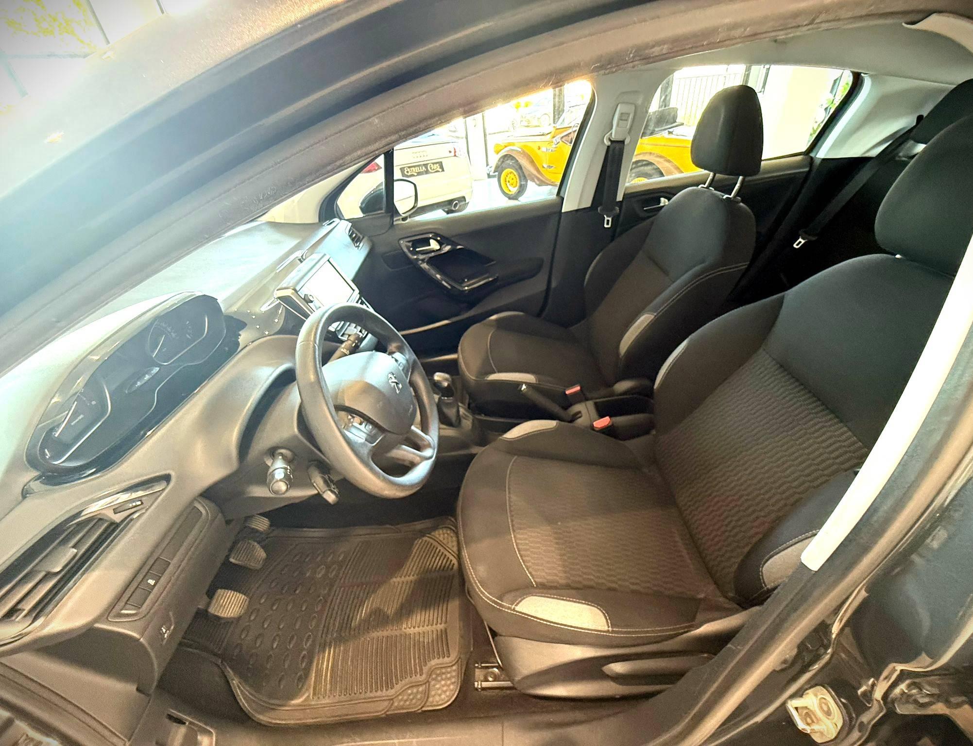 PEUGEOT PEUGEOT 208