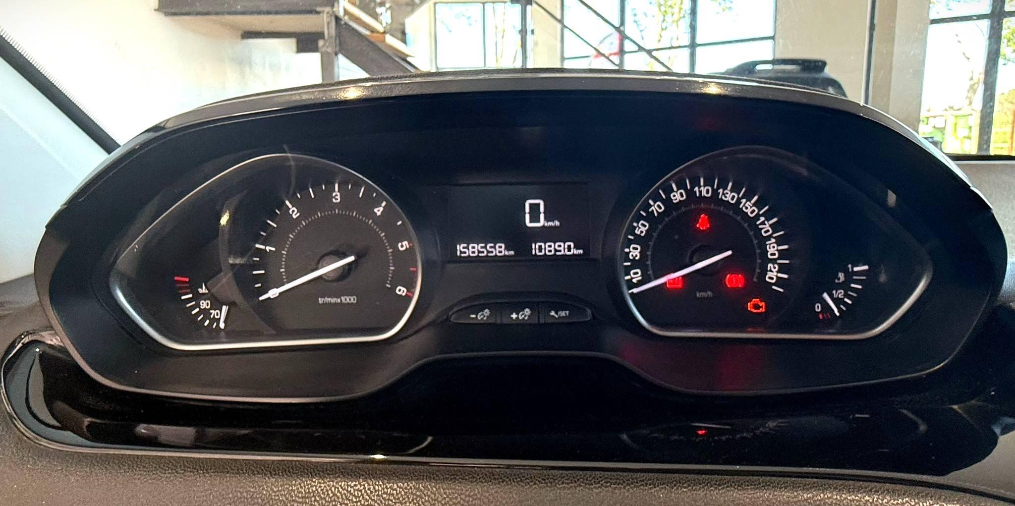 PEUGEOT PEUGEOT 208