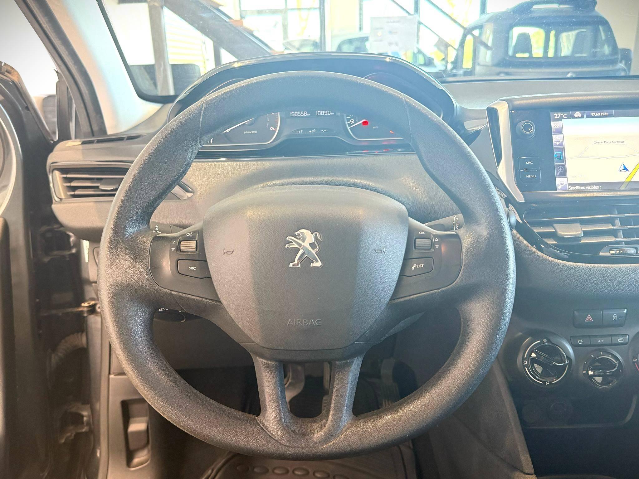 PEUGEOT PEUGEOT 208