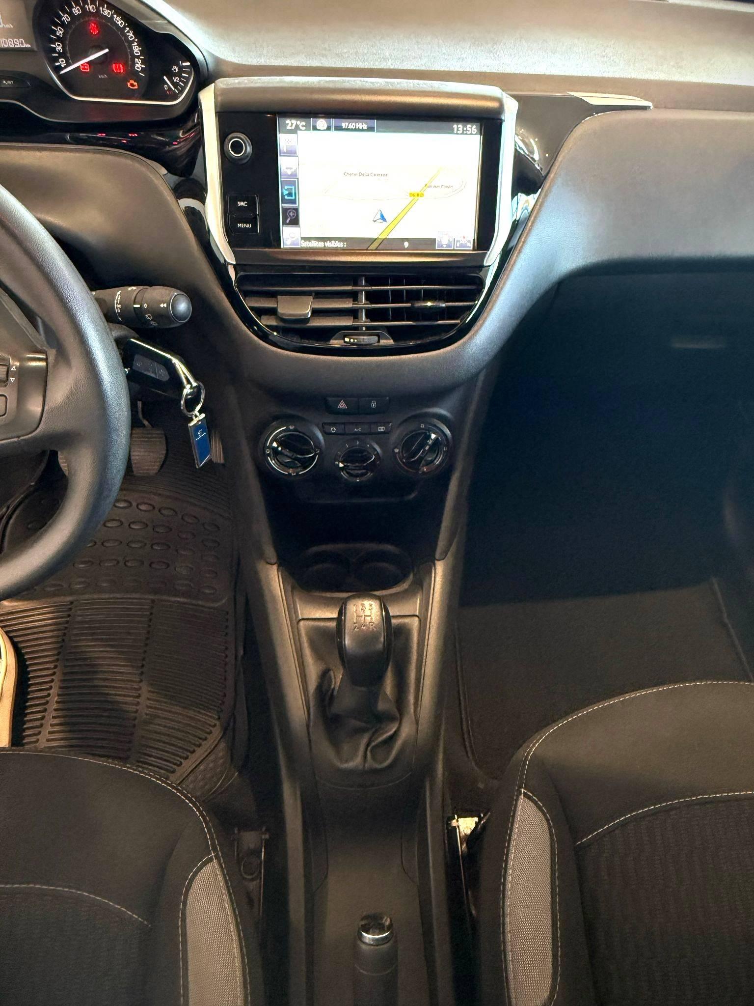 PEUGEOT PEUGEOT 208