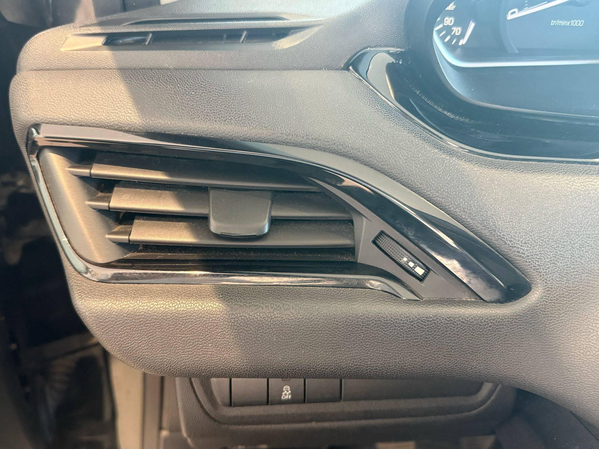 PEUGEOT PEUGEOT 208