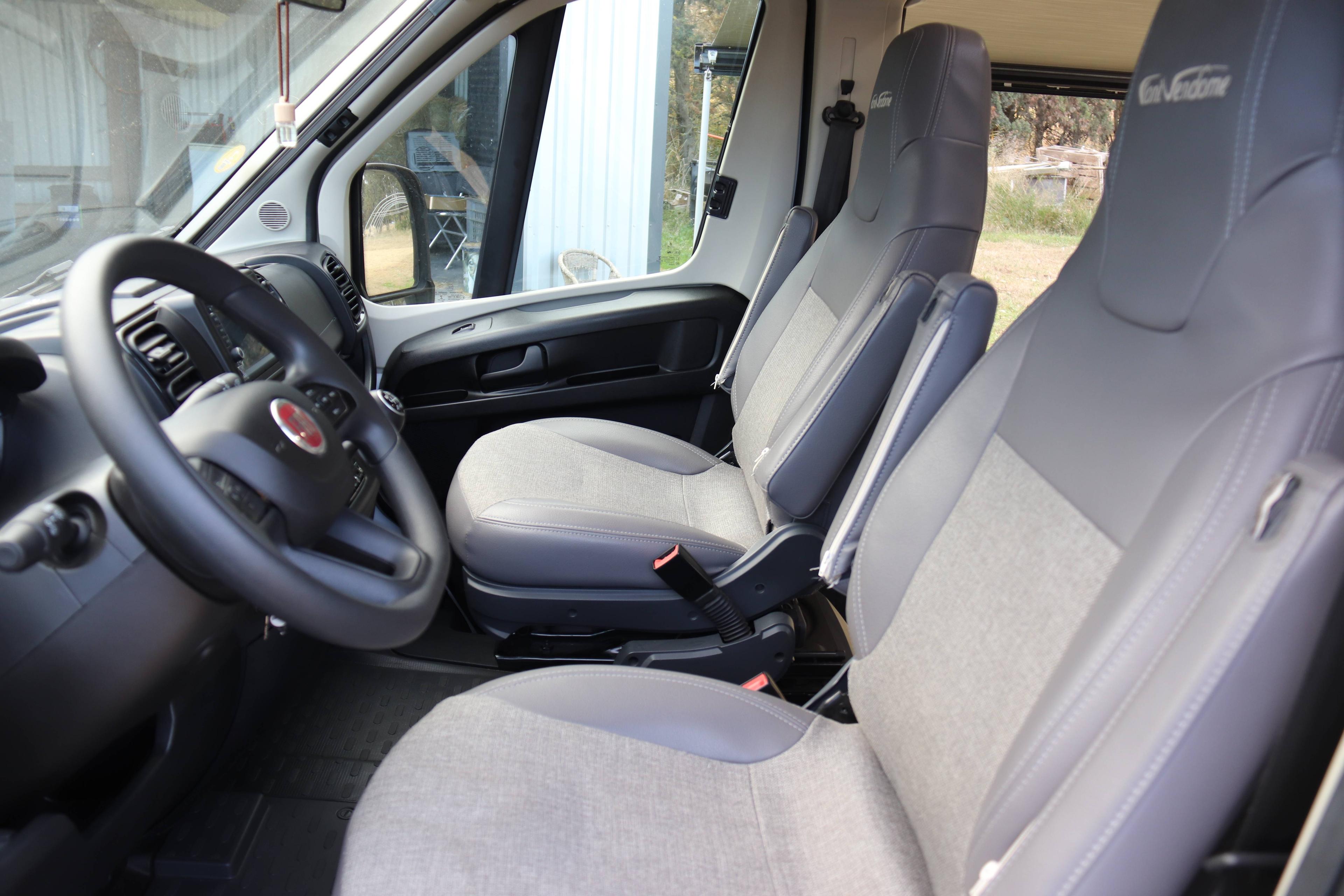 FIAT   DUCATO 2.2L 140CH 4 PL 3 COUCHAG