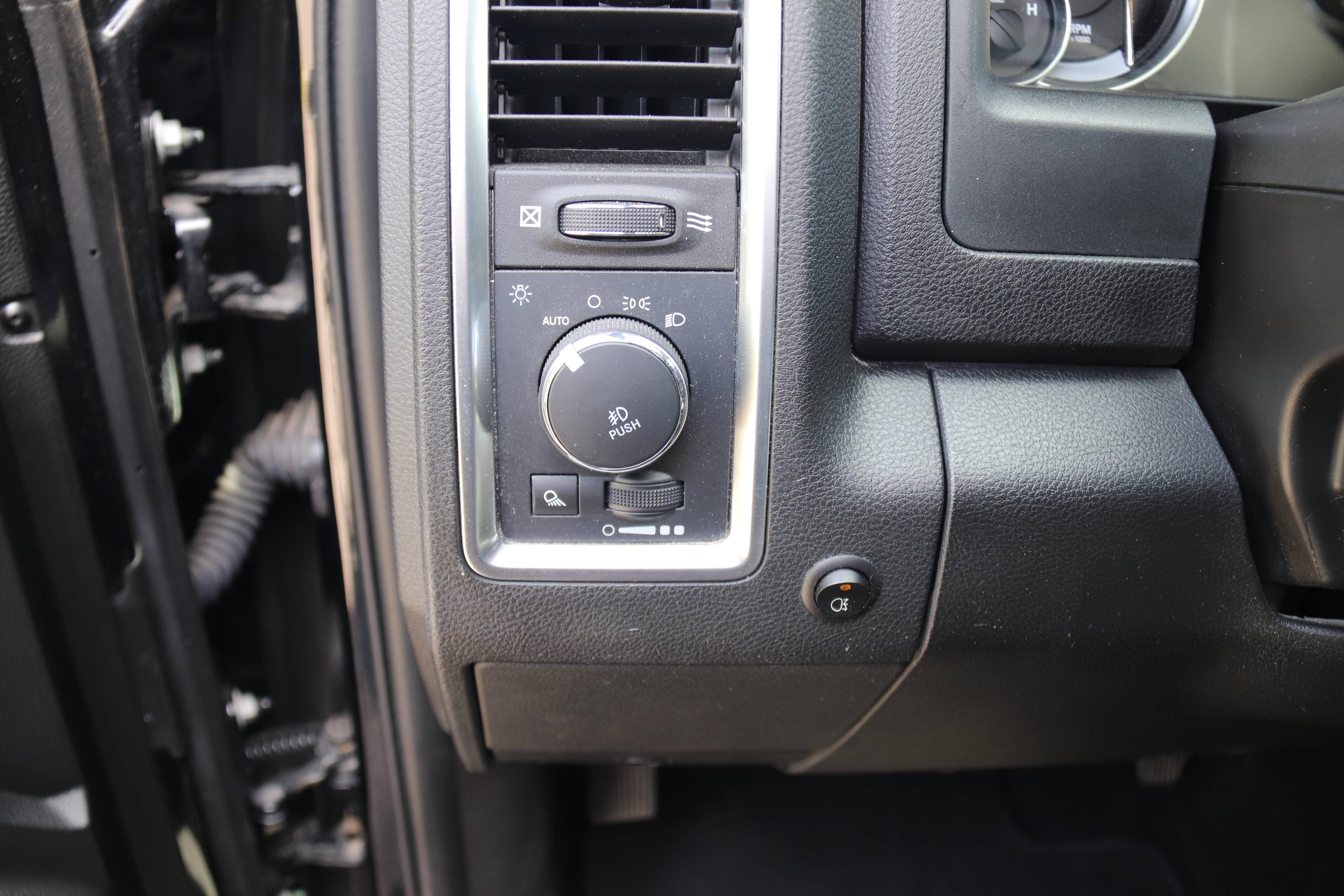 DODGE  DODGE RAM 1500